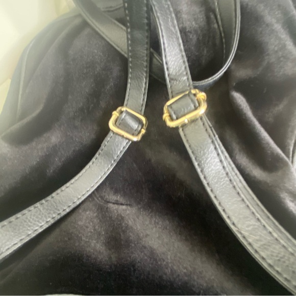 Bebe Women’s Black Gina Velvet Large Backpack Gold Tone Hardware Adjustable - Picture 4 of 16